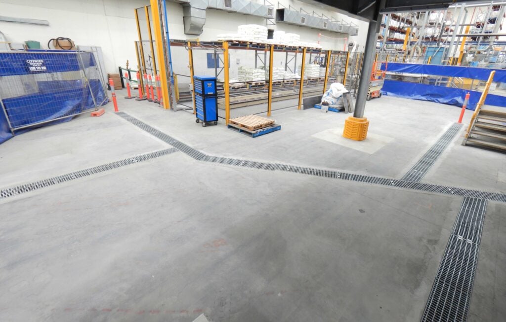 Industrial floor with drainage systems