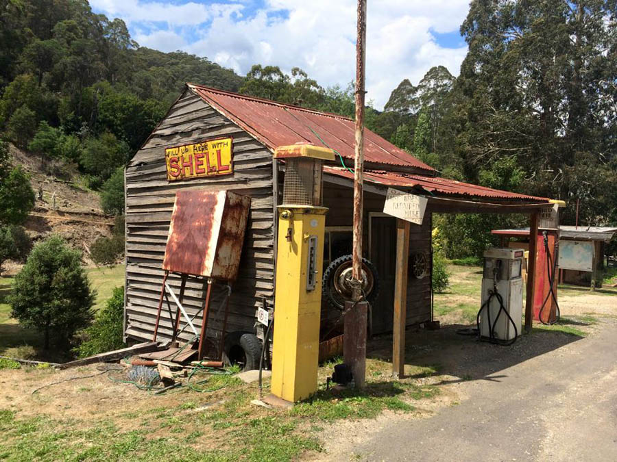 Old country gas station